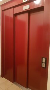 Lire la suite à propos de l’article Mise en peinture des portes d’ascenseur à Waremme.